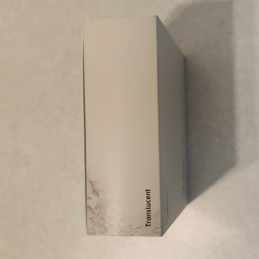 IT Cosmetics Bye Bye Pores Airbrush Finish Pressed Powder 0.31 oz/9g Translucent - Picture 2 of 7